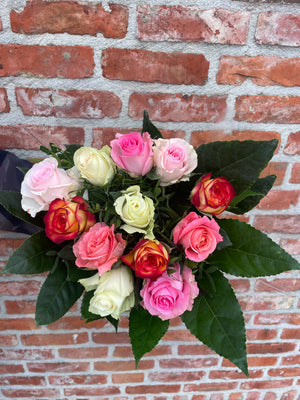 Boeket met gemengde rozen